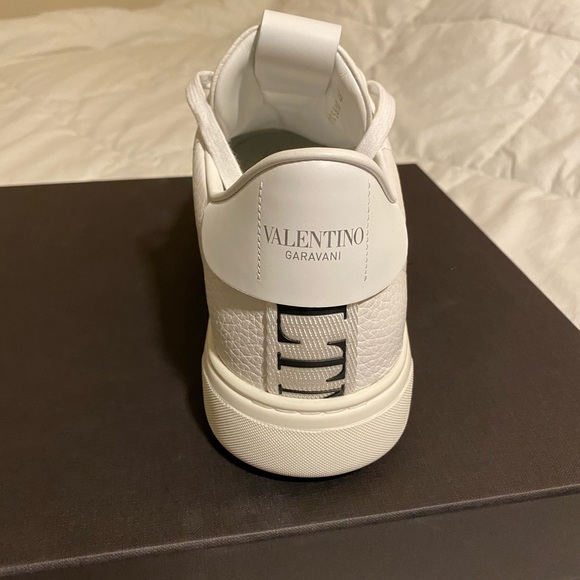 Garavani Valentino calfskin VL7N - Picture 8 of 8